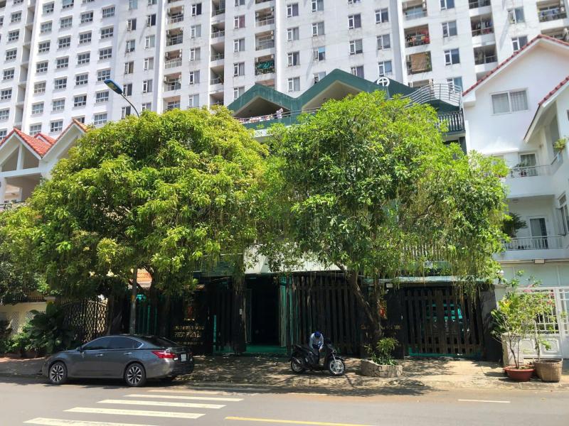 Bán 2 căn nhà liền kề đường số 11 KDC HIMLAM 6A DT: 320m2 trệt 2 lầu áp mái