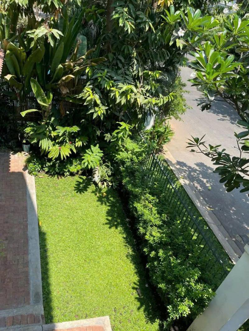 Bán biệt thự 153 Nguyễn Văn Hưởng diện tích: 15x20,5m trệt 2 lầu (khu Compound)