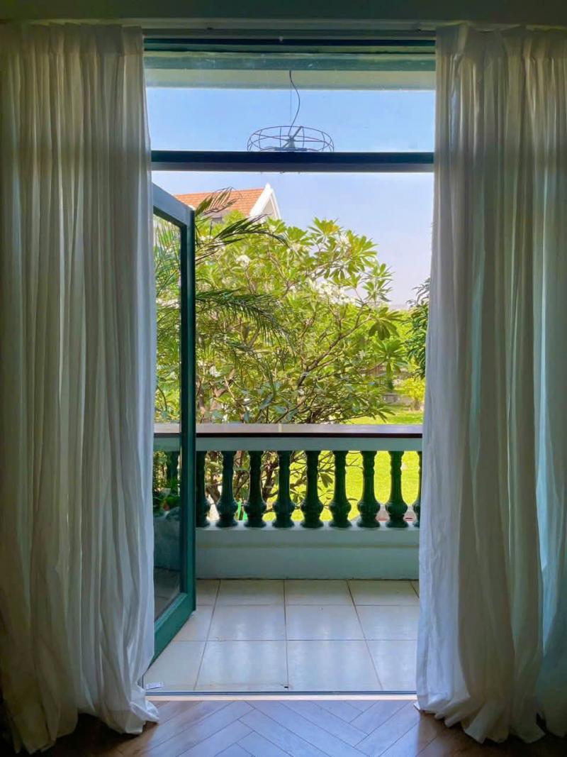Bán biệt thự 153 Nguyễn Văn Hưởng diện tích: 15x20,5m trệt 2 lầu (khu Compound)