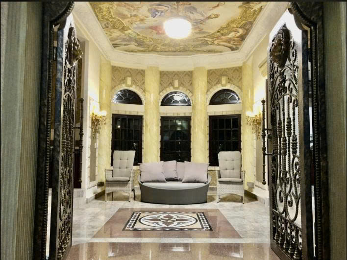 BÁN BIỆT THỰ 2 MẶT TIỀN 140 NGUYỄN VĂN HƯỞNG DT: 23X28M TRỆT LẦU (CN: 497M2)