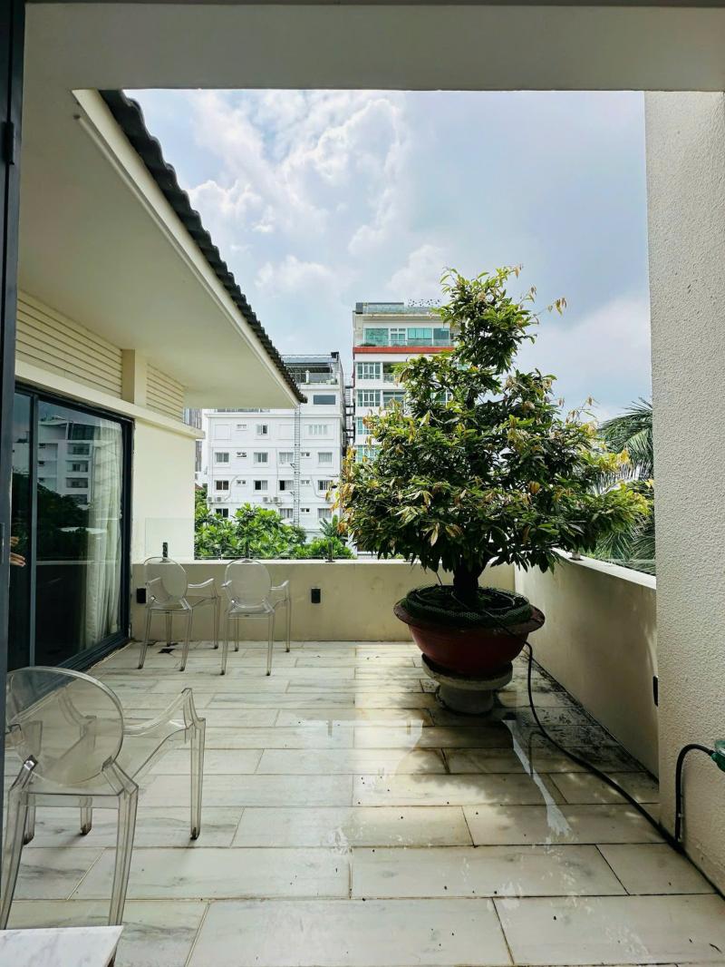 BÁN BIỆT THỰ ĐƯỜNG NGUYỄN VĂN HƯỞNG DIỆN TÍCH: 15X25,5M HẦM TRỆT 3 LẦU (CN:350M2