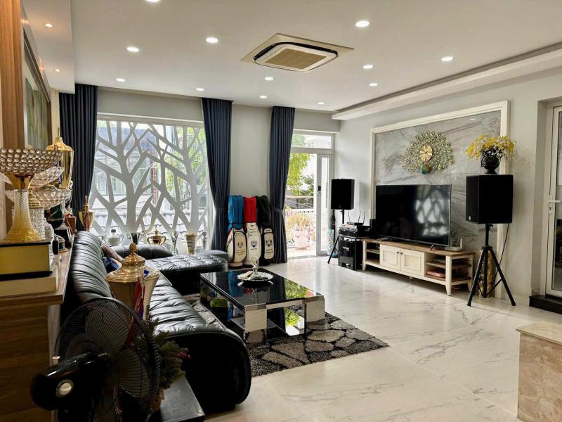 BÁN BIỆT THỰ ĐƯỜNG VÕ TRƯỜNG TOẢN DIỆN TÍCH: 10X15M TRỆT 2 LẦU ÁP MÁI