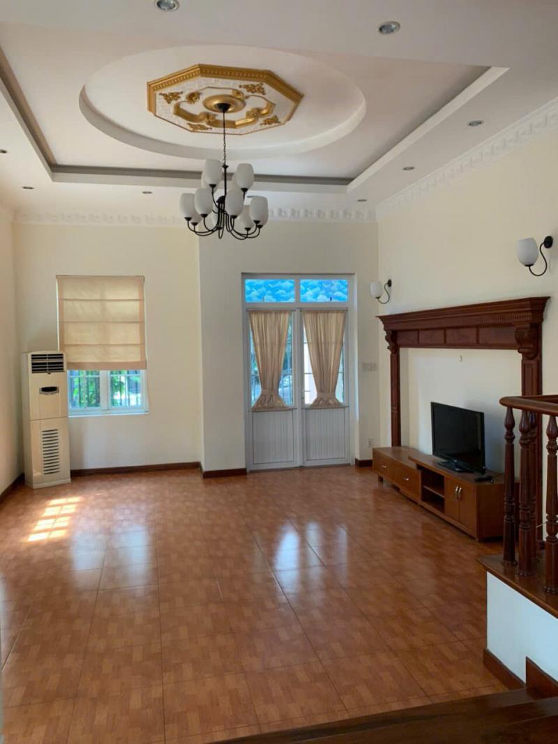 BÁN BIỆT THỰ GÓC 2 MẶT TIỀN NGUYỄN VĂN HƯỞNG DT: 15X21M TRỆT LỬNG 2 TẦNG ÁP MÁI