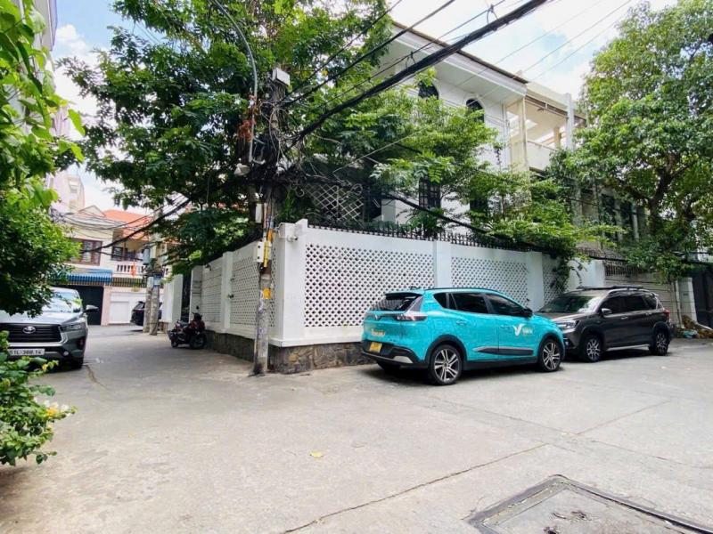 Bán biệt thự góc 3 mặt tiền đường Nguyễn Cửu Vân diện tích: 10,6x20m 3 tầng