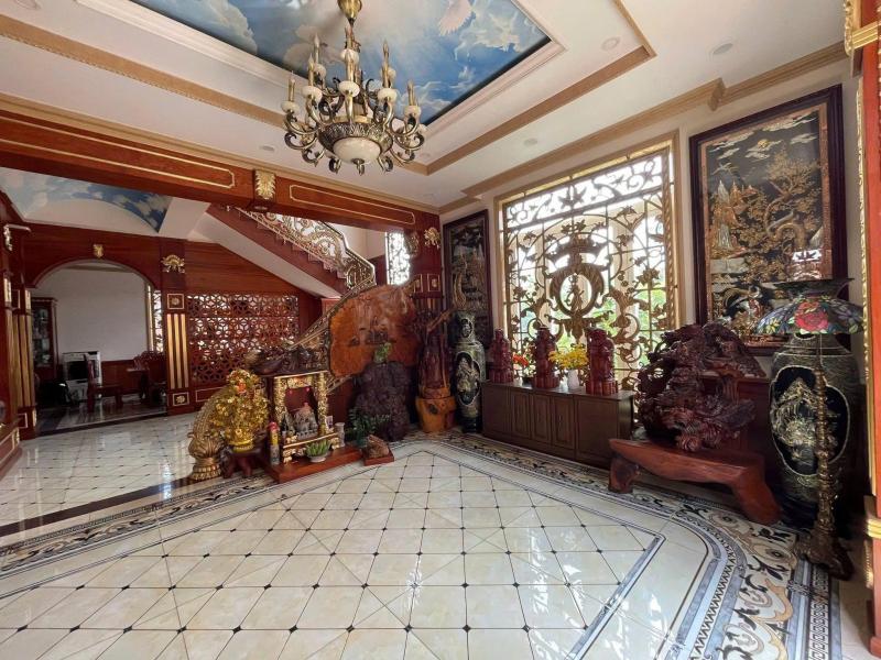BÁN BIỆT THỰ MẶT TIỀN 166 ĐƯỜNG 40 DIỆN TÍCH: 5,5X30,5M (NH 28,5M) (CN: 652M2)
