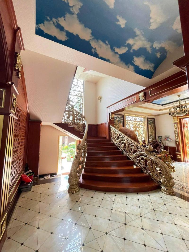 BÁN BIỆT THỰ MẶT TIỀN 166 ĐƯỜNG 40 DIỆN TÍCH: 5,5X30,5M (NH 28,5M) (CN: 652M2)