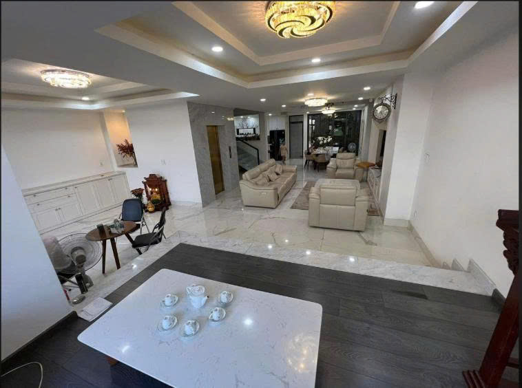 BÁN BIỆT THỰ MẶT TIỀN 23 ĐƯỜNG SỐ 5 DIỆN TÍCH: 8X19M HẦM TRỆT 3 LẦU SÂN THƯỢNG