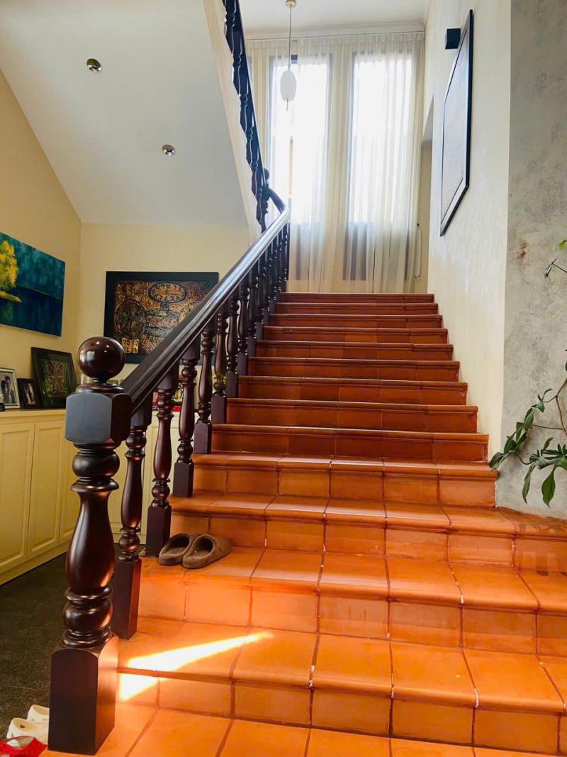BÁN BIỆT THỰ MẶT TIỀN SỐ 1 NGUYỄN VĂN HƯỞNG DT: 8X33M (NH 25M) TRỆT LỬNG 2 LẦU