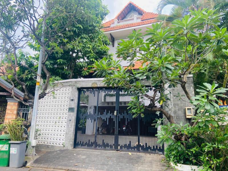 BÁN BIỆT THỰ MẶT TIỀN SỐ 1 NGUYỄN VĂN HƯỞNG DT: 8X33M (NH 25M) TRỆT LỬNG 2 LẦU