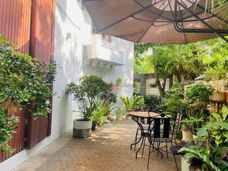 BÁN BIỆT THỰ MẶT TIỀN SỐ 1 NGUYỄN VĂN HƯỞNG DT: 8X33M (NH 25M) TRỆT LỬNG 2 LẦU