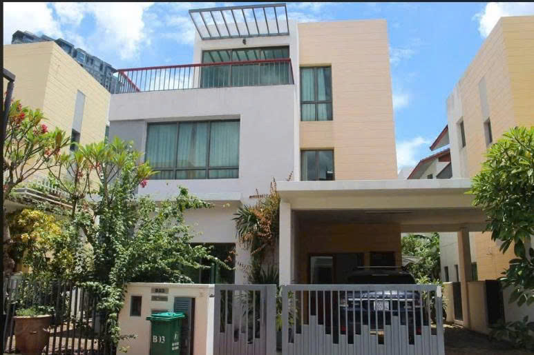 Bán biệt thự mặt tiền số 60 B5 Giang Văn Minh diện tích: 13,5x21m 3 tầng