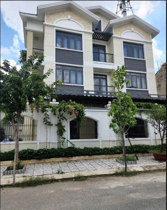 Bán biệt thự VIP 179/68 Đặng Thùy Trâm diện tích: 15x16m trệt 2 lầu