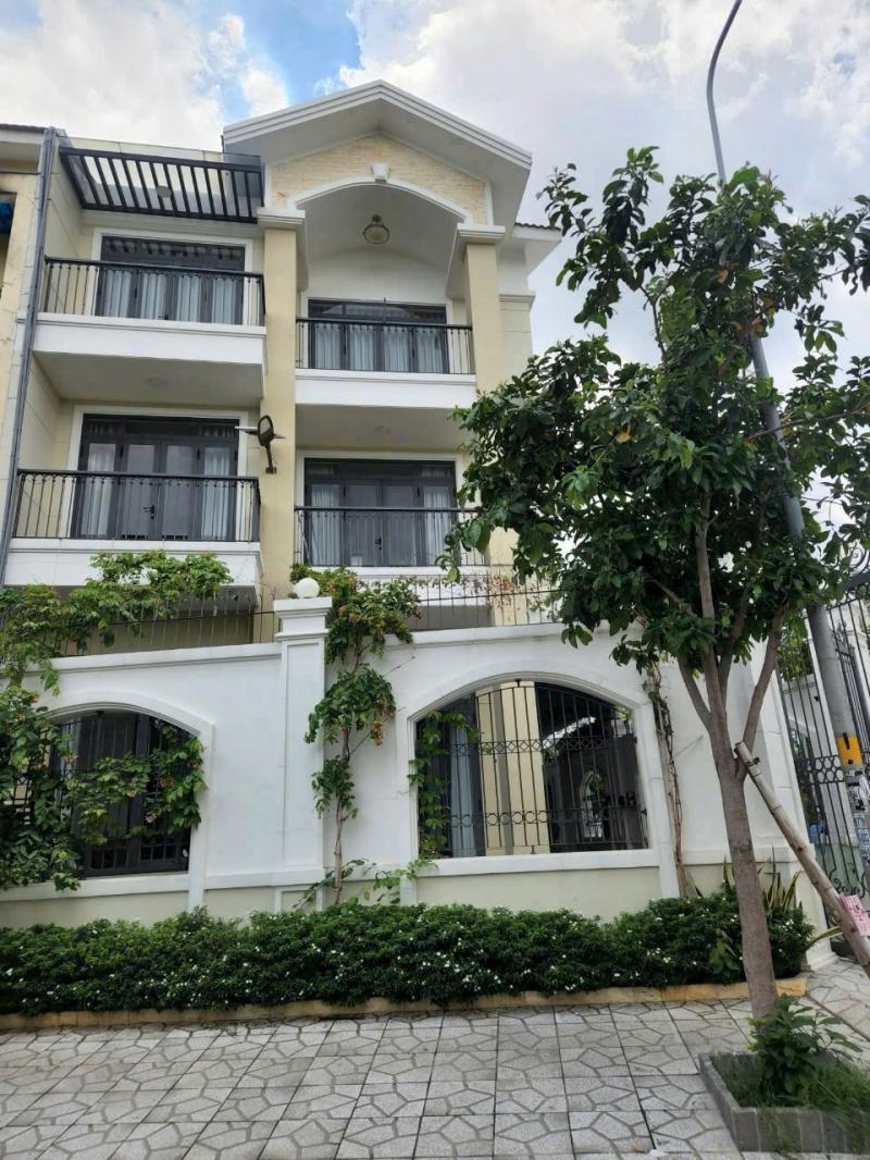 Bán biệt thự VIP Đặng Thùy Trâm diện tích: 15x16m trệt 2 lầu