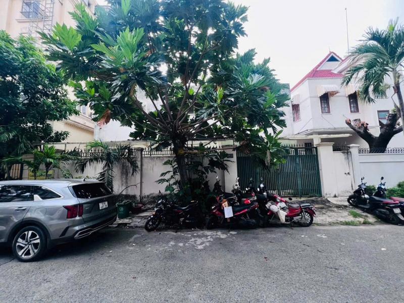 BÁN ĐẤT BIỆT THỰ ĐƯỜNG NGUYỄN VĂN HƯỞNG DIỆN TÍCH: 15X20M (CÔNG NHẬN: 300M2)