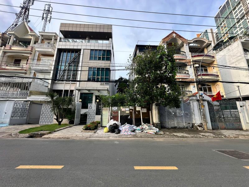 BÁN ĐẤT MẶT TIỀN ĐƯỜNG GIANG VĂN MINH DIỆN TÍCH: 4,5X20M (CÔNG NHẬN: 90M2)