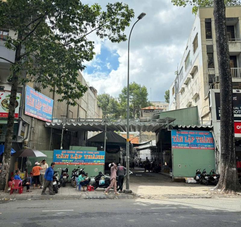 Bán đất mặt tiền đường Hùng Vương Quận 5