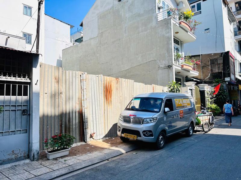 Bán đất trống hẻm nhựa xe hơi đường Bàu Bàng diện tích: 11x17m (cách MT 20m)