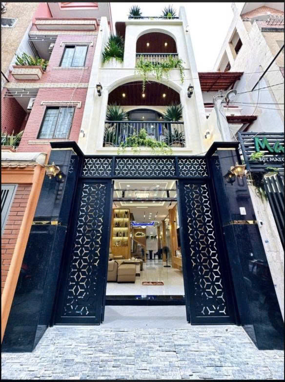Bán nhà 132/5 Hoàng Văn Thụ diện tích: 3,65x15,1m trệt 2 lầu sân thượng