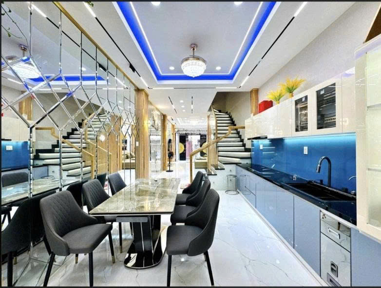 Bán nhà 132/5 Hoàng Văn Thụ diện tích: 3,65x15,1m trệt 2 lầu sân thượng