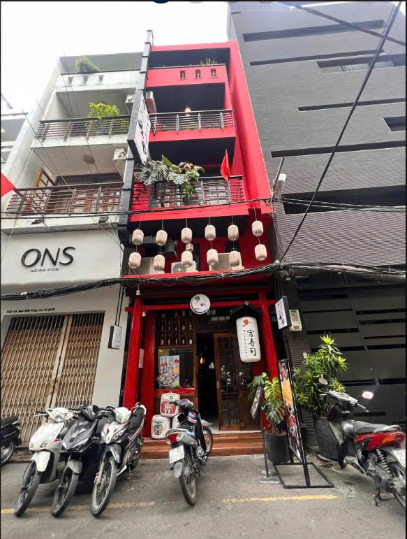 Bán nhà hẻm kinh doanh đường Nguyễn Trãi Quận 1 diện tích: 4x17m 5 tầng