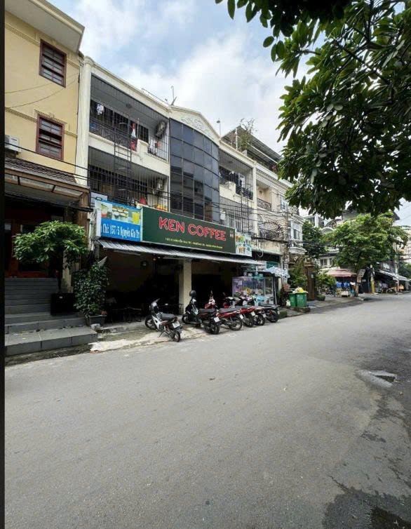 Bán nhà 157/5 Nguyễn Gia Trí diện tích: 12x18m trệt 2 lầu sân thượng