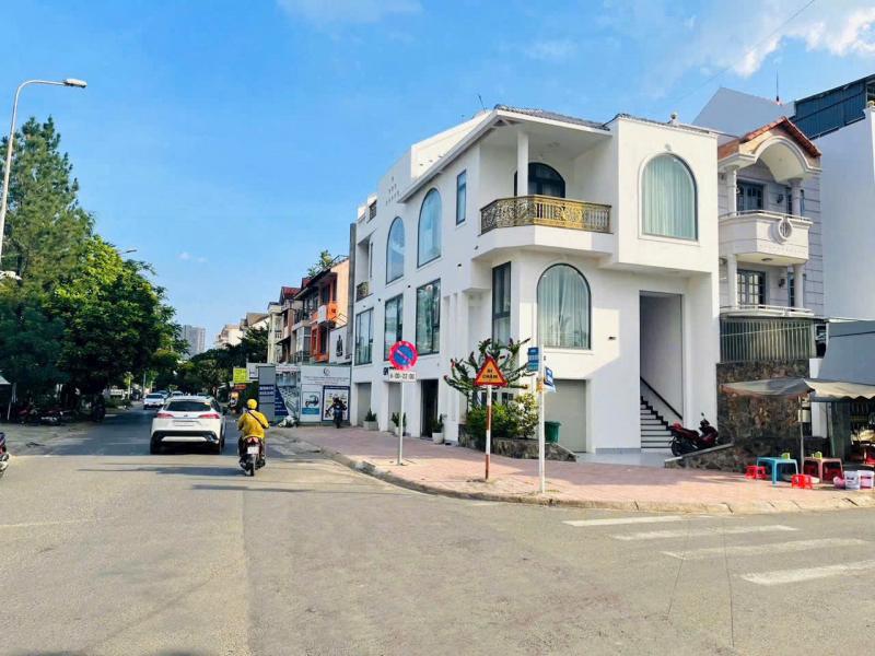 Bán nhà 2 mặt tiền đường Thân Văn Nhiếp diện tích: 6,8x21m trệt 2 lầu sân thượng