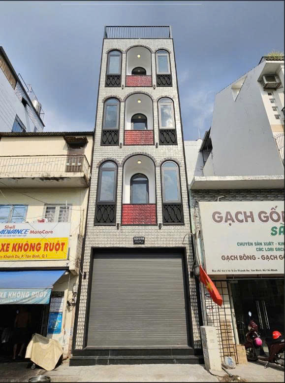 Bán nhà 53/1/18 Trần Khánh Dư diện tích: 4x11m 4 tầng sân thượng, có thang máy