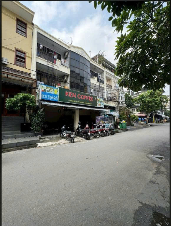 BÁN NHÀ ĐƯỜNG NGUYỄN GIA TRÍ DIỆN TÍCH: 12X18M TRỆT 2 LẦU (CN: 216M2)