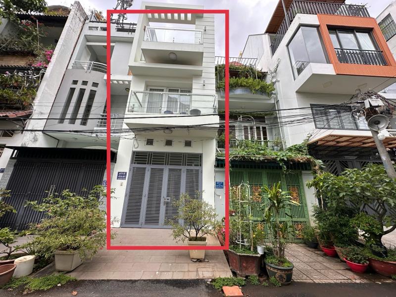 BÁN NHÀ ĐƯỜNG QUỐC HƯƠNG DIỆN TÍCH: 4X17M TRỆT 2 LẦU SÂN THƯỢNG