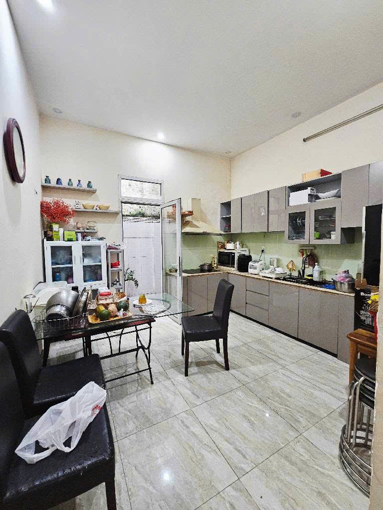 BÁN NHÀ ĐƯỜNG THÍCH MINH NGUYỆT DIỆN TÍCH: 4X18M 3 TẦNG