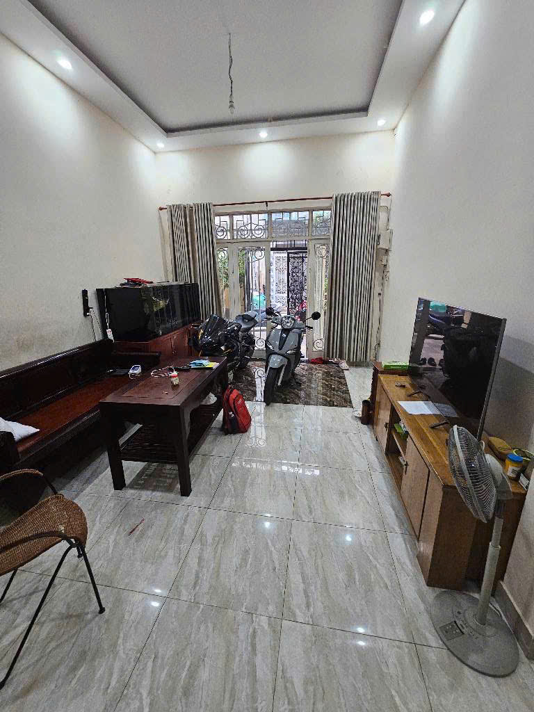 BÁN NHÀ ĐƯỜNG THÍCH MINH NGUYỆT DIỆN TÍCH: 4X18M 3 TẦNG