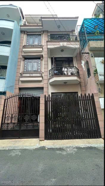 BÁN NHÀ ĐƯỜNG TRẦN HƯNG ĐẠO DIỆN TÍCH: 6,8X14M TRỆT 3 LẦU (CÔNG NHẬN: 69,2M2)