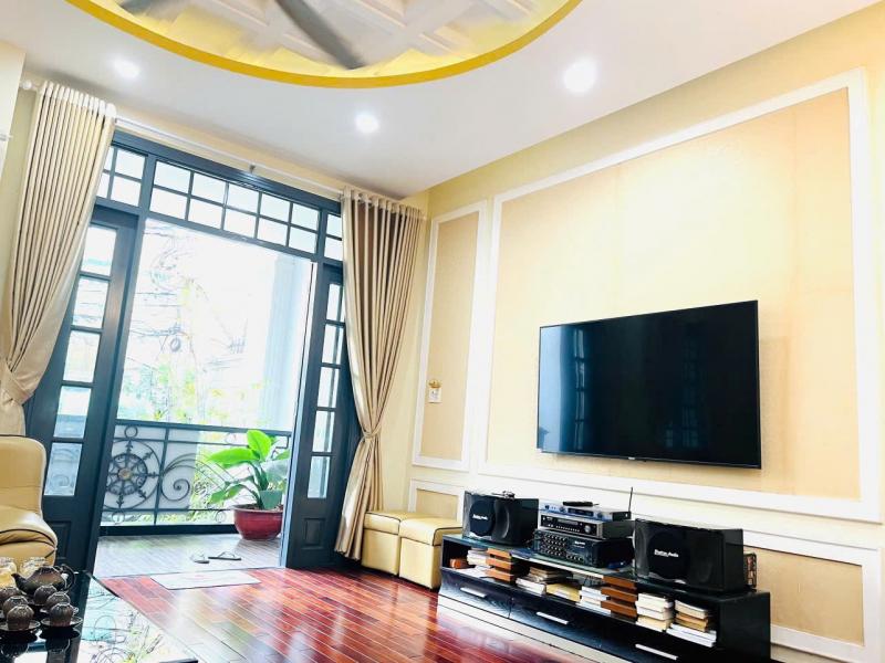 Bán nhà đường Yên Thế khu sân bay Tân Sơn Nhất diện tích: 5x21m 4 tầng