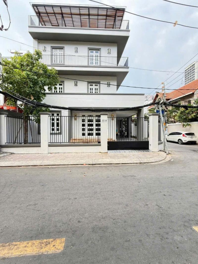 Bán nhà góc 2 mặt tiền đường Thái Ly diện tích: 10x18m 3 tầng sân thượng
