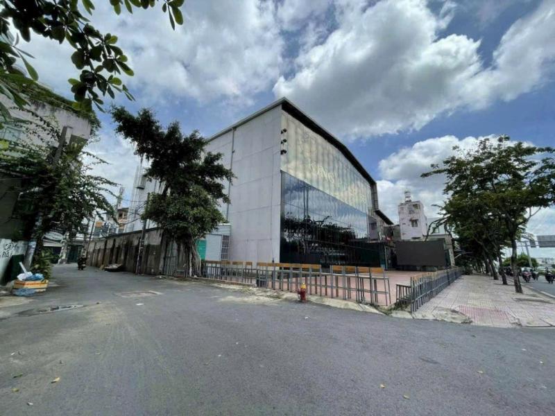 BÁN NHÀ GÓC 3 MẶT TIỀN 327 PHẠM VĂN ĐỒNG DIỆN TÍCH: 40X40M (DTCN : 1.619,1m2)