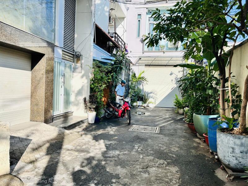 BÁN NHÀ HẺM XE HƠI ĐƯỜNG HẬU GIANG KHU VỰC SÂN BAY DIỆN TÍCH: 3,2X17M TRỆT LẦU