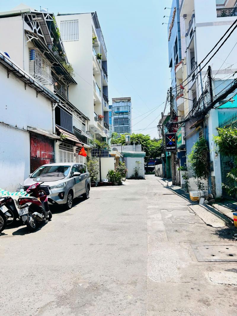 BÁN NHÀ HẺM XE HƠI ĐƯỜNG TRƯỜNG SƠN DIỆN TÍCH: 5,5X24M (CÔNG NHẬN: 126M2)