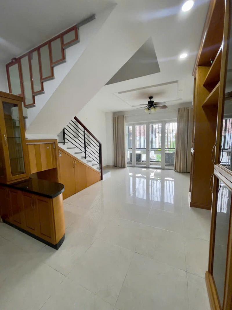 BÁN NHÀ HẺM XE TẢI 1 TRỤC ĐƯỜNG CHU VĂN AN DIỆN TÍCH: 4,5X11,5M TRỆT LỬNG 4 LẦU