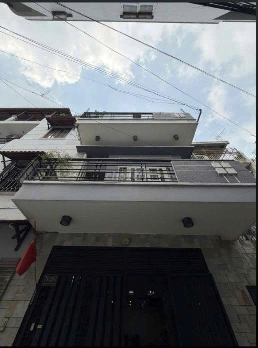 BÁN NHÀ HXH ĐƯỜNG CỘNG HÒA DIỆN TÍCH: 4X11M (NỞ HẬU 9M) 3 TẦNG (CN: 72M2)