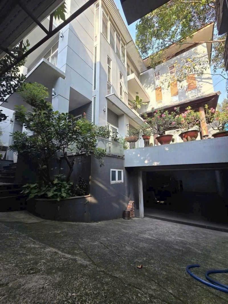 BÁN NHÀ KHU VILLA 122 PHỔ QUANG DIỆN TÍCH: 10X21M (NỞ HẬU 11,5M) HẦM 3 TẦNG
