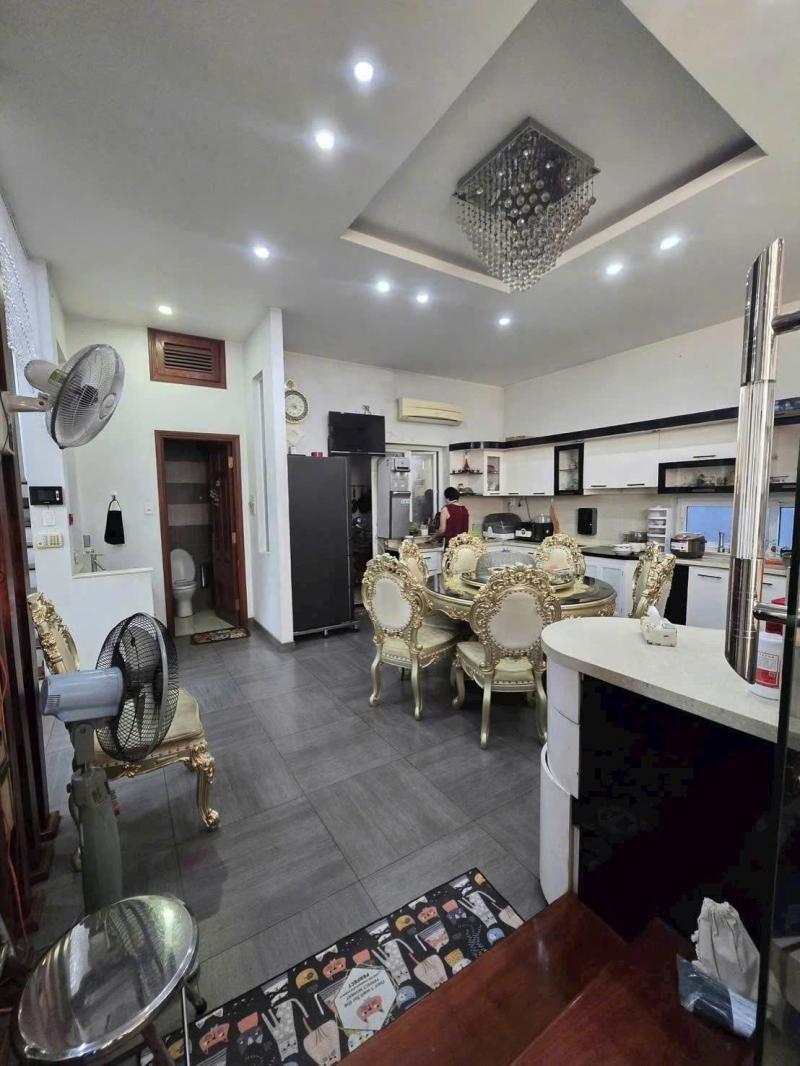 BÁN NHÀ KHU VILLA 122 PHỔ QUANG DIỆN TÍCH: 10X21M (NỞ HẬU 11,5M) HẦM 3 TẦNG