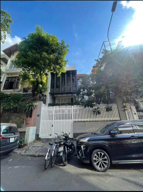 BÁN NHÀ MẶT TIỀN 10 HOA MAI DIỆN TÍCH: 8X18M 4 TẦNG (CÔNG NHẬN: 144M2)
