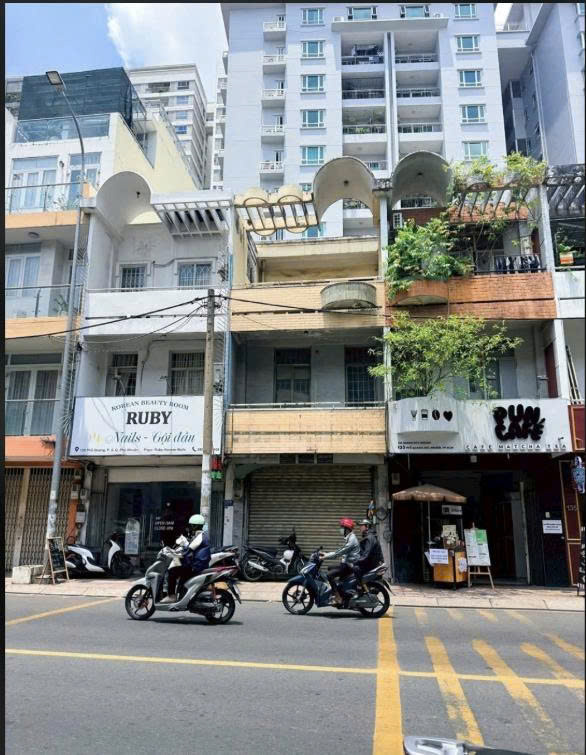 Bán nhà mặt tiền 131 Phổ Quang diện tích: 4x17m 3 tầng