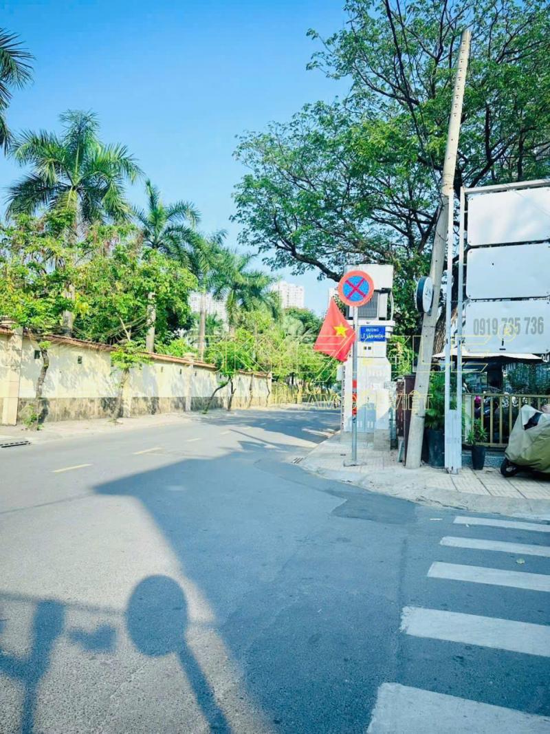 BÁN NHÀ MẶT TIỀN 14 LÊ VĂN MIẾN DIỆN TÍCH: 5,33X27M TRỆT 2 LẦU