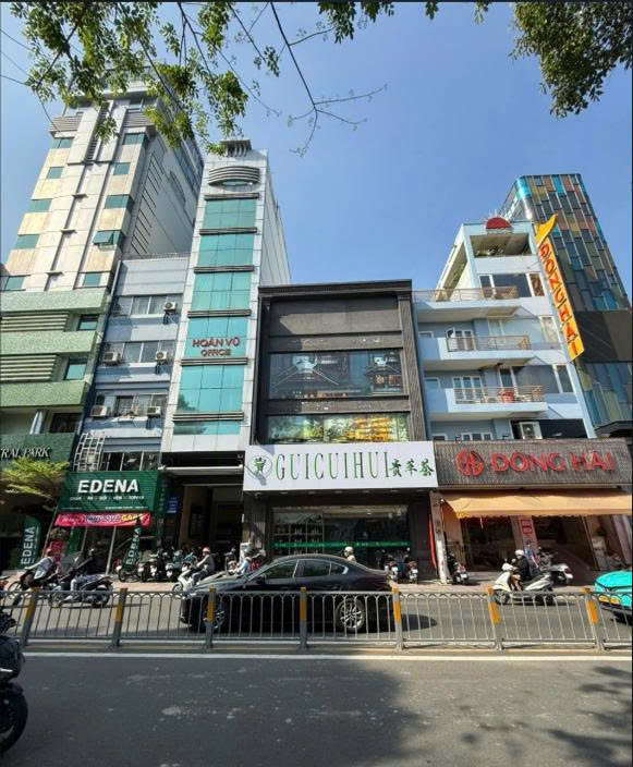Bán nhà mặt tiền 225Bis-227 Hai Bà Trưng diện tích: 8,5x26m 3 lầu, có thang máy