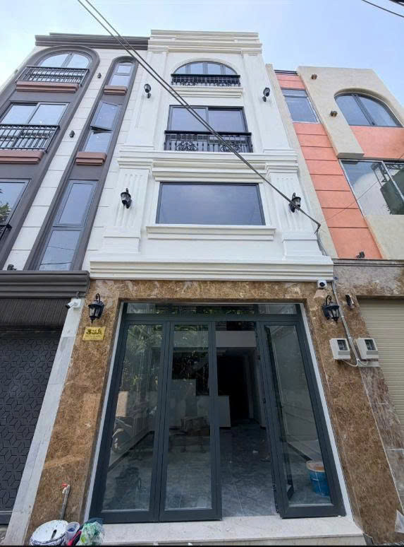 Bán nhà mặt tiền 33A Nguyễn Thị Huỳnh diện tích: 4x13m 5 tầng