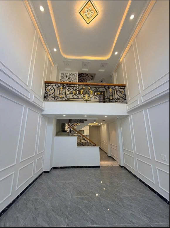 Bán nhà mặt tiền 33A Nguyễn Thị Huỳnh diện tích: 4x13m 5 tầng