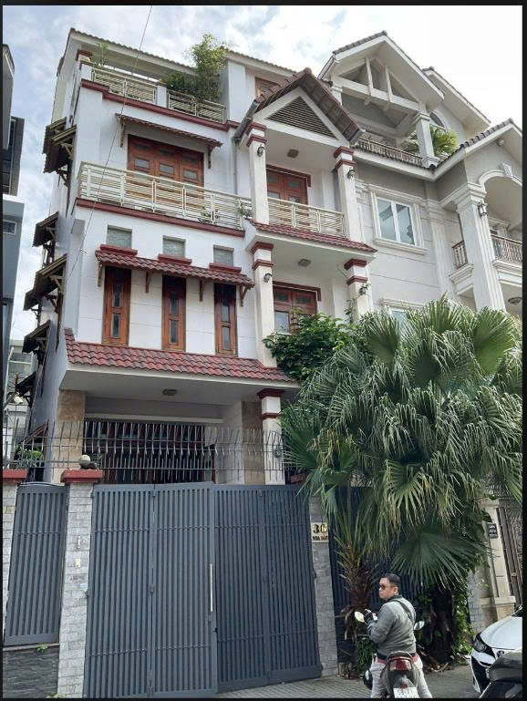 BÁN NHÀ MẶT TIỀN 36 HOA ĐÀO DIỆN TÍCH: 8X18M TRỆT 2 LẦU (CÔNG NHẬN: 144M2)