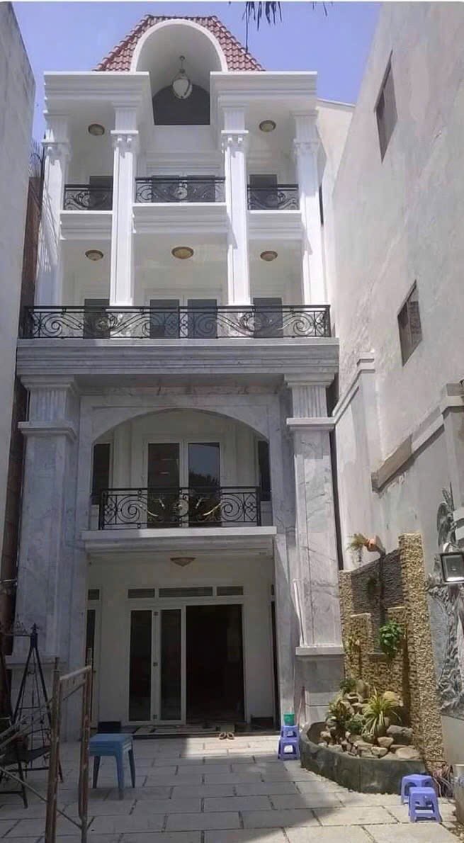 BÁN NHÀ MẶT TIỀN 47 CỬU LONG DIỆN TÍCH: 4,2X46M (NỞ HẬU 13M) 4 TẦNG (CN: 332M2)