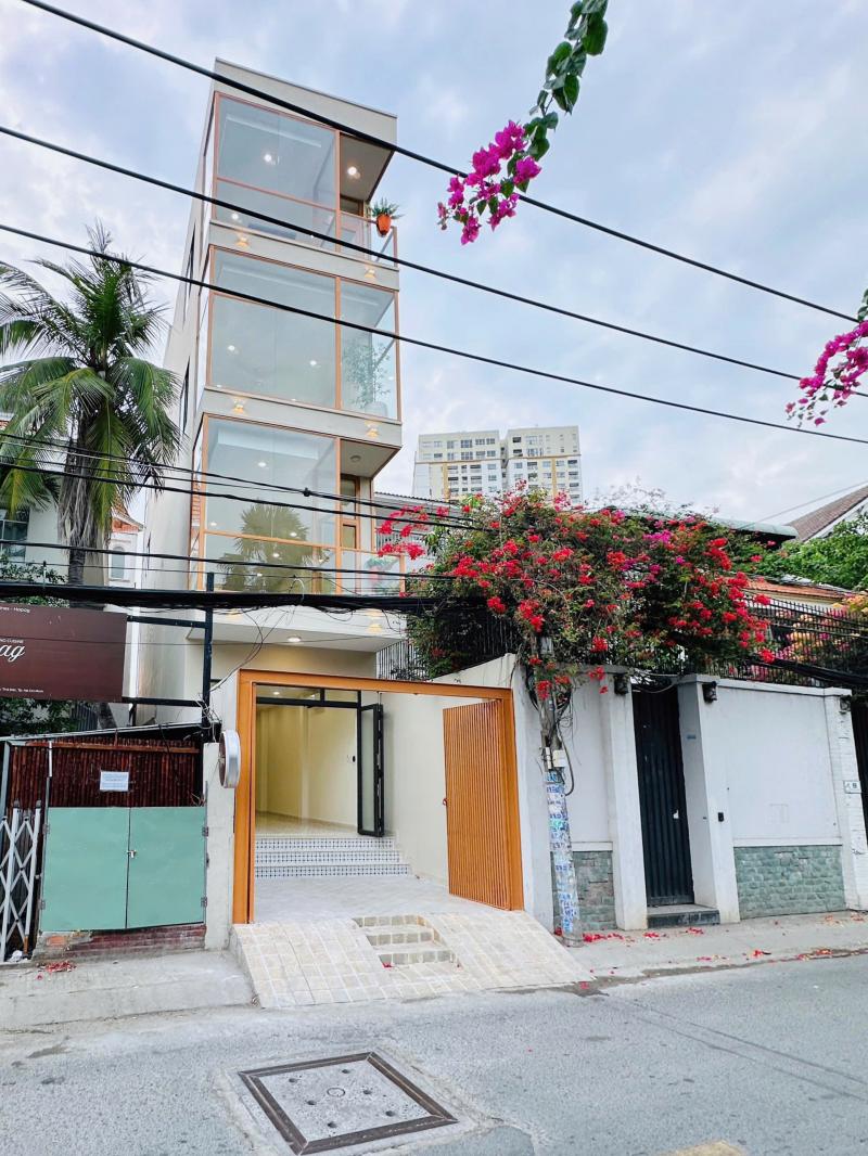 BÁN NHÀ MẶT TIỀN 69 ĐƯỜNG 47 THẢO DIỀN DIỆN TÍCH: 4X19M 4 TẦNG CÓ THANG MÁY